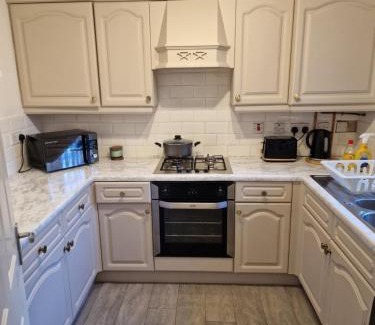 Heckmondwike House | 3 Bed Executive Home Heckmondwike