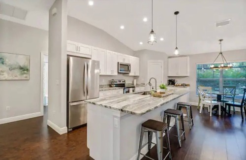 Rural Estates House | 3 bed home w/beautiful pool in tropical paradise