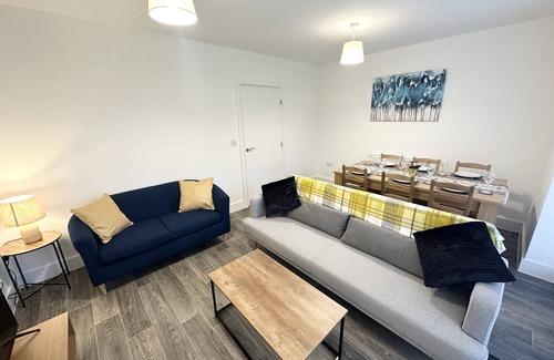 Stafford House | 3 Bed House | Business or Leisure | Free Parking