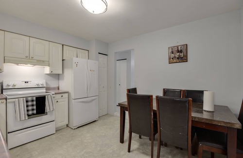 Fleetwood House | 3 BED HOUSE⭐️GUILDFORD⭐️FLEETWOOD⭐️TV CABLE⭐️BBQ