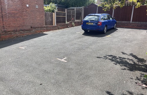Forsbrook House | 3-bed House in Stoke-on-trent Free Sky Free Wifi