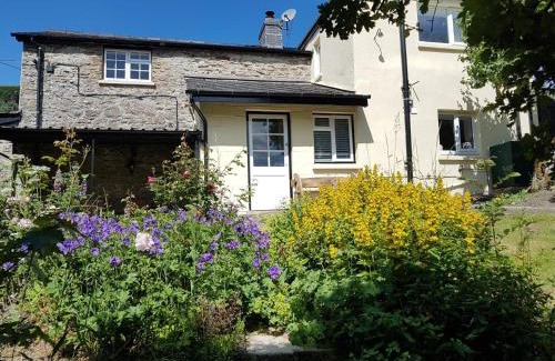 Llandrindod Wells House | 3 Bed in Builth Wells 85926