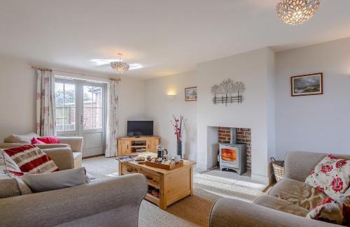 Deepdale House | 3 Bed in Burnham Deepdale KT045
