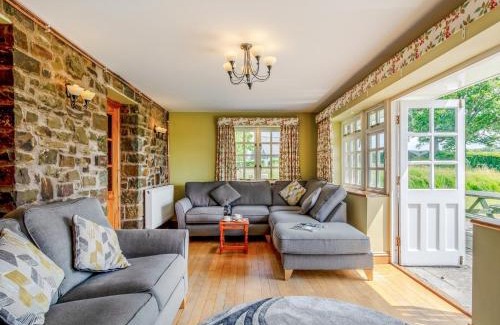 Broadwoodkelly House | 3 Bed in Crediton WAIEC