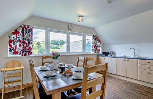 Broadwoodkelly House | 3 Bed in Crediton WAIE2