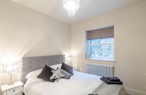 Harrogate House | 3 Bed in Harrogate 79596