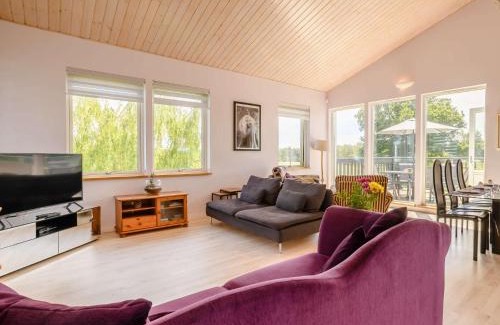 Hopton House | 3 Bed in Hopton 88649