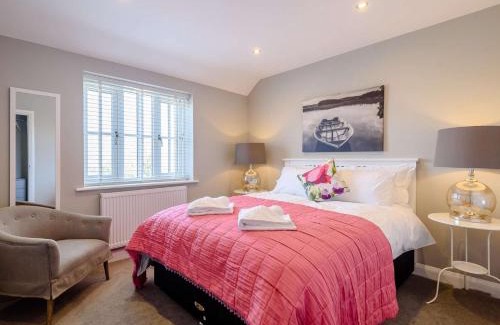 Denstone House | 3 Bed in Marston Montgomery 87450
