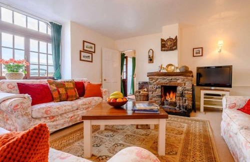 Penrith House | 3 Bed in Watermillock SZ318