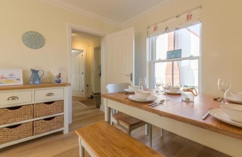 Wells-next-the-Sea House | 3 Bed in Wells-next-the-Sea KT091