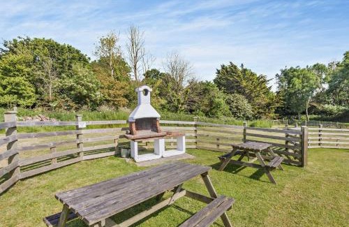 Westleigh House | 3 Bed in Westward Ho 46837