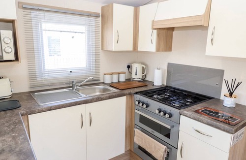 Crowle Cabin | 3 Bed New Lodge - 7 Lakes Country Park DN17