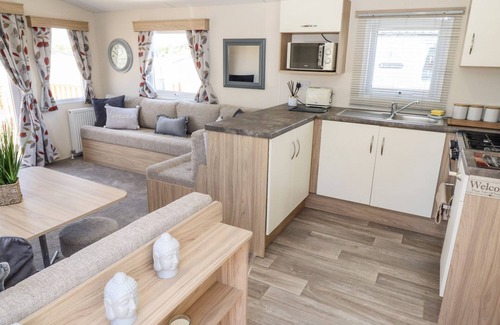 Crowle Cabin | 3 Bed New Lodge - 7 Lakes Country Park DN17
