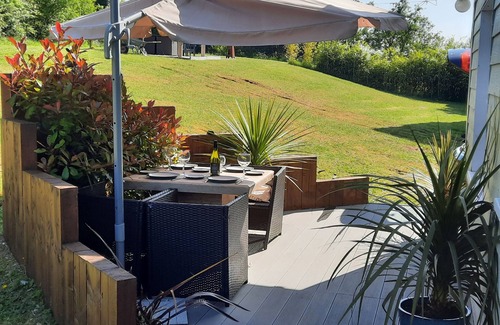 Belturbet House | 3 Bed-Sleeps 6-Pets-River View-Hot Tub