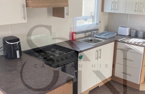Towyn Ski Chalet | 3 bed static caravan lyons Winkups
