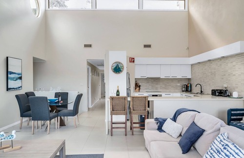 Denhams Beach House | 3-Bed with Beach Views and Entertainment Area