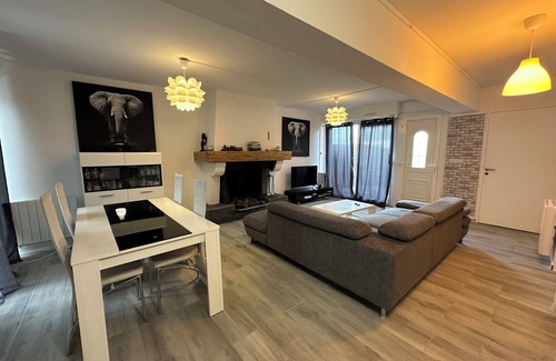 Herouville-Saint-Clair House | 3 Bedroom Private vacation home in HÃ©rouville-Saint-Clair