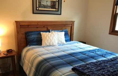 Bellevue House | 3 BEDROOM, 1 & 1/4 BATHS. WALKING DISTANCE TO MISSISSIPPI RIVER & COLE PARK