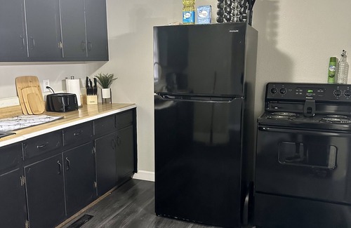 Galena House | 3 Bedroom 1 Bath Home with Karaoke, PS4 & Games, Sleeps 8