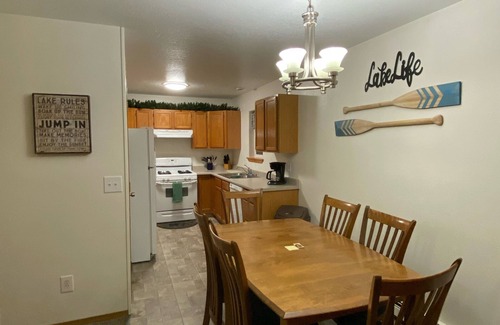 Ridgeway Apartment | 3 Bedroom, 1 Bath Peaceful Lodge Just Minutes From The Kenai River And Soldotna!