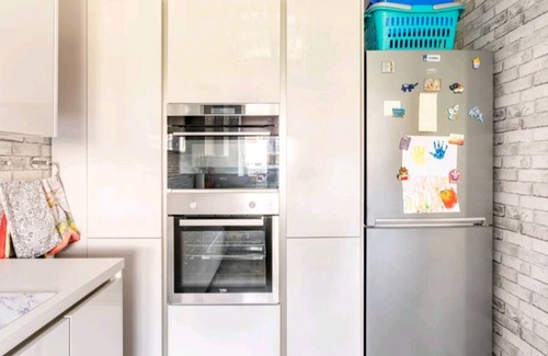 Wrexham House | 3 Bedroom - 1 Bathroom - Garden - Pet Friendly