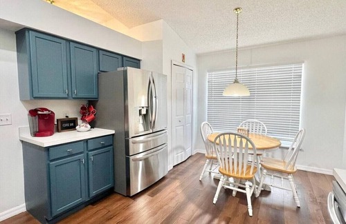 Clear Creek House | 3 Bedroom 2.5 Bathroom Clear Creek 1050