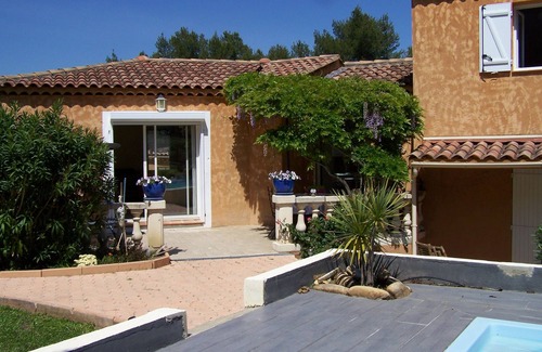 Ventabren House | 3-bedroom, 2-bath air-conditioned villa with pool on enclosed grounds.