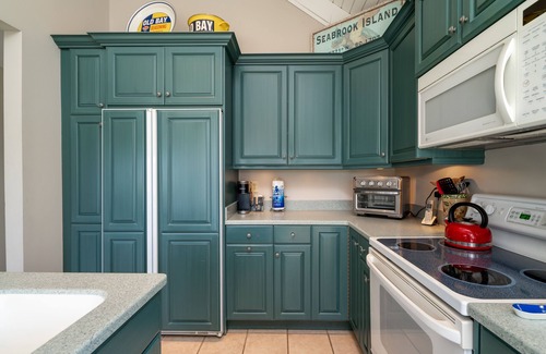 Sealoft Villas House | 3 Bedroom 2 Bath Cottage. Walk to Pool, Beach! Marsh View! Great location.