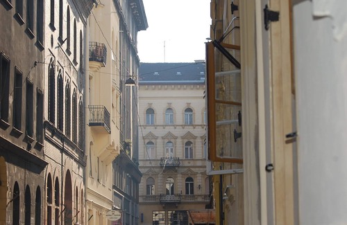 Terezvaros Apartment | 3 bedroom 2 bathrooms & balcony suite in OLD JEWISH quarter at Opera with 2 AC