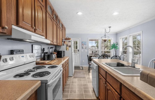 Myrtle Beach House | 3 BEDROOM/2BATHROOM IN THE AWARD WINNING OCEAN LAKES FAMILY CAMPGROUND