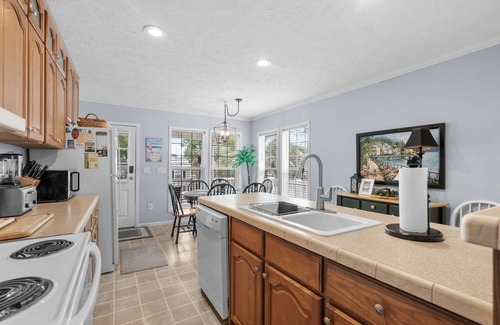 Myrtle Beach House | 3 BEDROOM/2BATHROOM IN THE AWARD WINNING OCEAN LAKES FAMILY CAMPGROUND