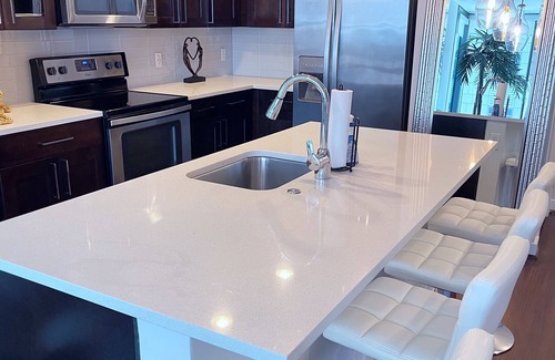 North Buckhead Apartment | 3-bedroom 3 bath Penthouse in superb Atlanta with fitness room, pool Lennox mall