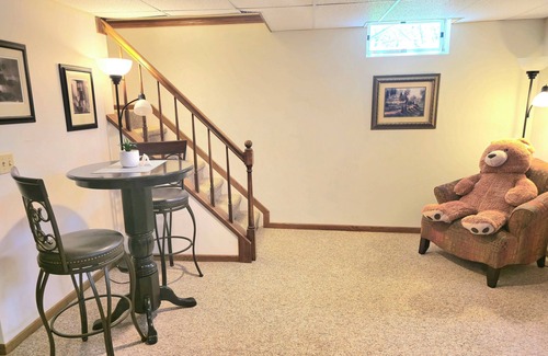 Poland Condo | 3-bedroom, 3-bathroom condo in fantastic Poland with WiFi, AC, fitness room