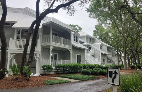 Folly Field Villa | 3-bedroom 3 full bath villa, golf and tennis, walking distance to beach