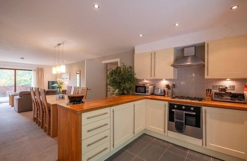 Carnon Downs Cottage | 3 Bedroom 5* cottage with private hot tub