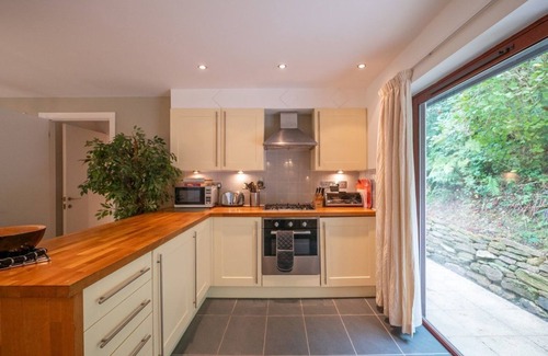 Carnon Downs Cottage | 3 Bedroom 5* cottage with private hot tub