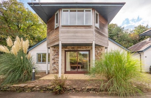 Carnon Downs Cottage | 3 Bedroom 5* cottage with private hot tub