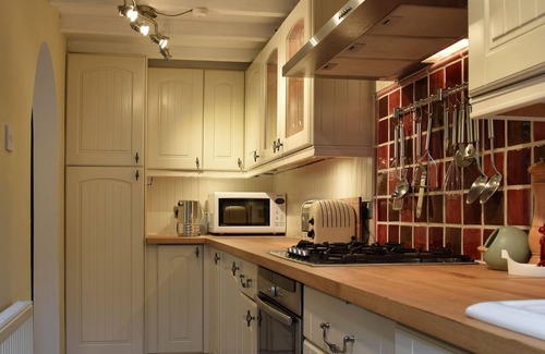 Snitterfield Cottage | 3 bedroom accommodation in Snitterfield, near Stratford-upon-Avon