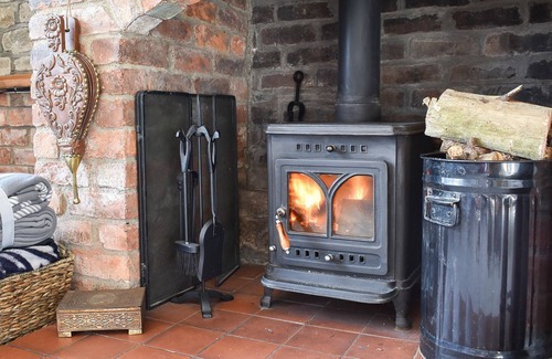 Sowerby Bridge Cottage | 3 bedroom accommodation in Ripponden, near Sowerby Bridge
