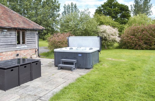 Abbess Roding Cottage | 3 bedroom accommodation in Smarden, near Ashford