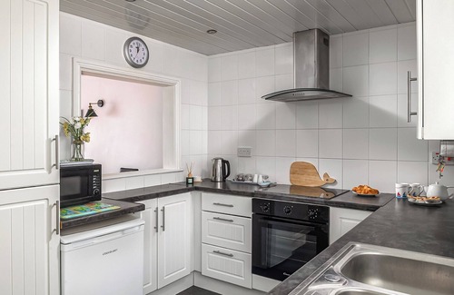 Cemaes Bay Cottage | 3 bedroom accommodation in Cemaes Bay