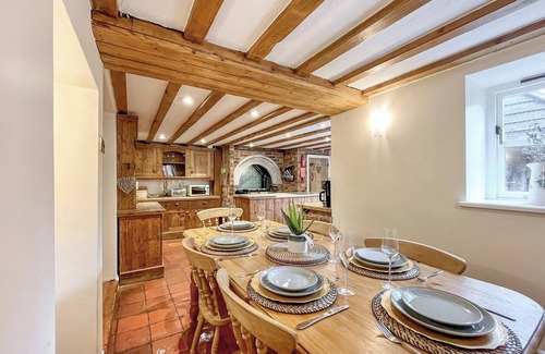 Sutton Benger Cottage | 3 bedroom accommodation in Sutton Benger, near Lacock