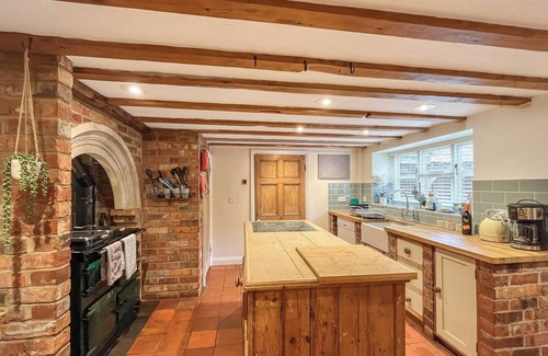 Sutton Benger Cottage | 3 bedroom accommodation in Sutton Benger, near Lacock