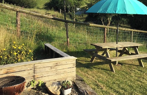 Tirabad Cottage | 3 bedroom accommodation in Lower Farm