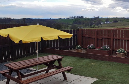 Kilkenzie Cottage | 3 bedroom accommodation in Uplawmoor, near Barrhead
