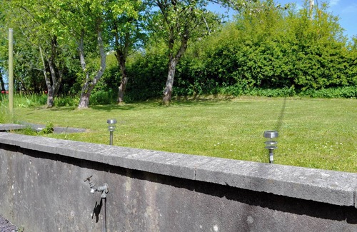Pentre Gwenlais Cottage | 3 bedroom accommodation in Llandybie, near Llandeilo