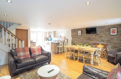 Cilgerran Cottage | 3 bedroom accommodation in Rhoshill, near Cardigan
