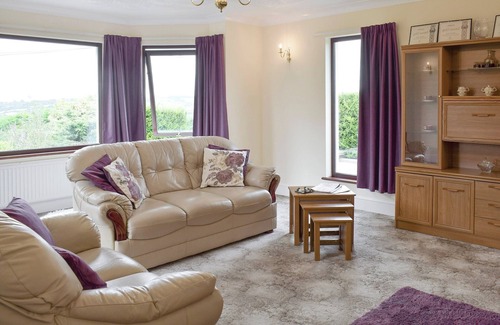 Tal-gareg Cottage | 3 bedroom accommodation in Bwlchyfadfa, Talgarreg