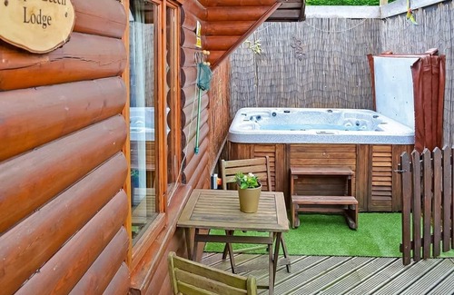 Bronygarth Ski Chalet | 3 bedroom accommodation in Bron-y-Garth, Oswestry