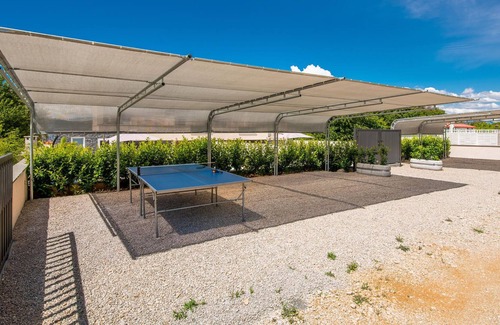 Brzac House | 3 bedroom accommodation in Brzac
